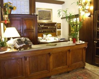 Hotel Cimone - Riolunato - Front desk
