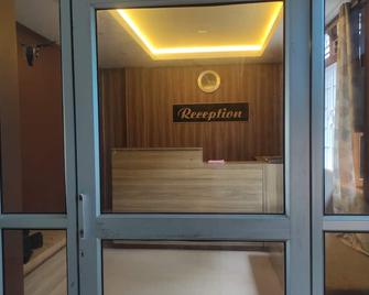 Hotel Dawa - Tawang - Front desk