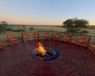 Suricate Tented Kalahari Lodge - Hoachanas