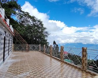 Mountaineers Stay - Darjeeling - Balcón