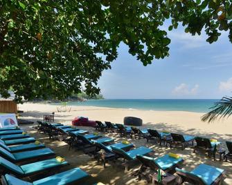 Andaman White Beach Resort - Sakhu - Playa