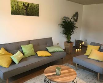 Ferienhaus Am Fulda Ufer - Rotenburg an der Fulda - Wohnzimmer