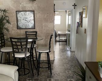 Family and quiet home to vacation and rest - Aguadilla - Comedor
