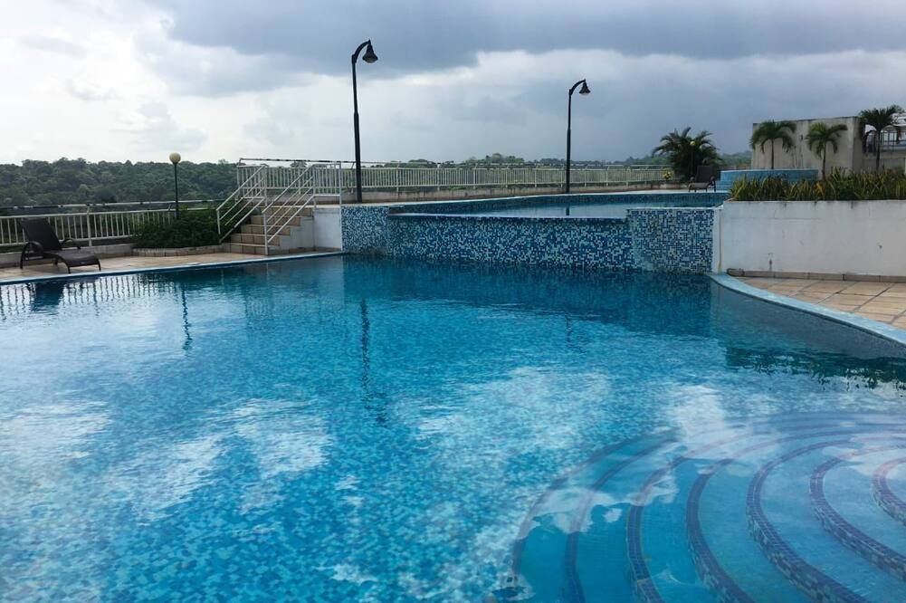 Modern Loft Near Everything, Spacious 3-bedroom apartment in fantastic Panamá - פנמה סיטי - בריכה