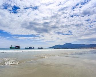 Quyet Thang Hotel & Beach - Ninh Hoa