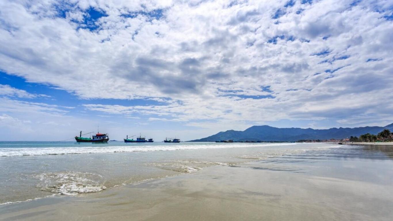 Quyet Thang Hotel & Beach