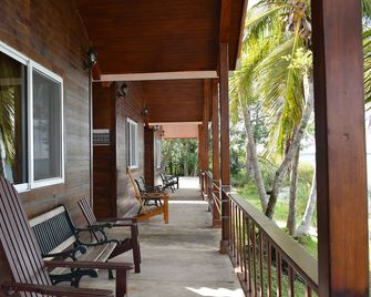 Hotel Santa Bárbara Tikal - Flores - Patio