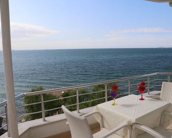 Grand Koru Otel Beach - Cinarcik - Balkon