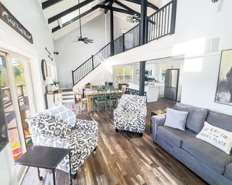 The Cabin on Eagle's Nest Cove of Watts Bar Lake - Rockwood - Living room