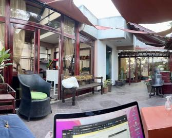 Kefetew Guest House - Addis Ababa - Patio