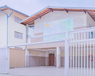 Flat em Ubatuba a 5 min da praia até 5 pessoas - Ubatuba - Building