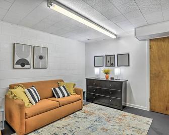 Cozy Deadwood Escape Less Than 1 Mi to Dtwn and Casinos - Deadwood - Living room