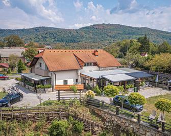 Apartments Natura - Happy Rentals - Adlesici - Edificio