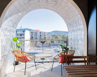 2 Bedroom 2 bath 1 Car on Lonsdale Street - Braddon - Balcony