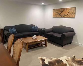 World's Most Butful Neighborhood - West Vancouver - Living room