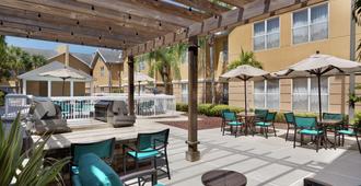 Homewood Suites by Hilton St. Petersburg Clearwater - Clearwater - Βεράντα