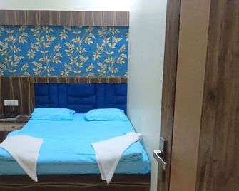 Hotel Sr Siddhivinayak - Mathura - Habitación