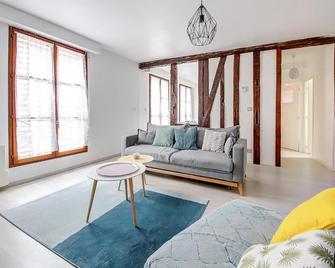 Le République - Châlons-en-Champagne - Living room
