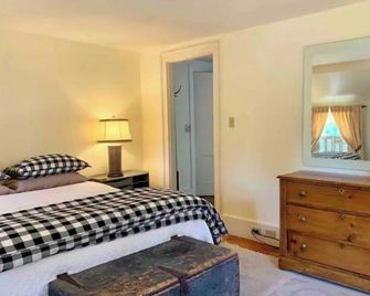 Birch Suite- 2nd Floor Apartment with Kitchenette in front of Smith College - Northampton - Ložnice