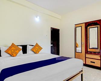 Spot On Advaitha Boarding And Lodging - Kundapura - Bedroom