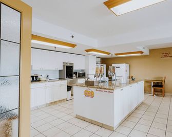 Western Budget Motel East Red Deer - Red Deer - Cocina