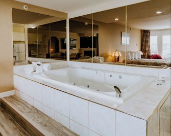 Western Budget Plus Mosaic Suites - Red Deer