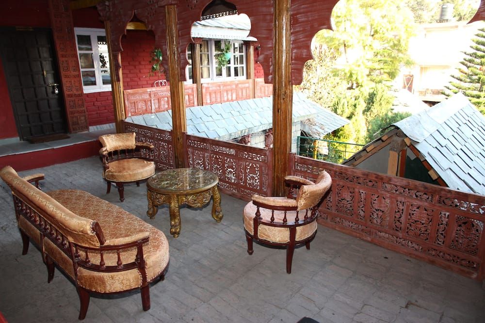 Welcomheritage Grace Hotel - Dharamshala - Balcón