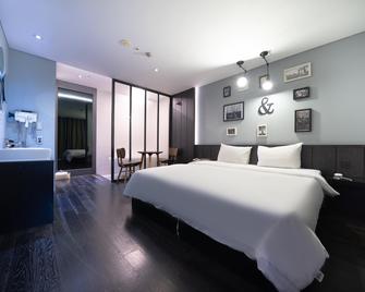 R Lee Suite Ganseok - Incheon - Bedroom