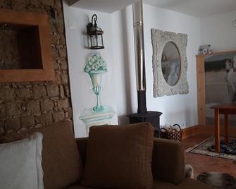 Dona Maria Guest House- Your real spiritual retreat. - Azambuja - Living room