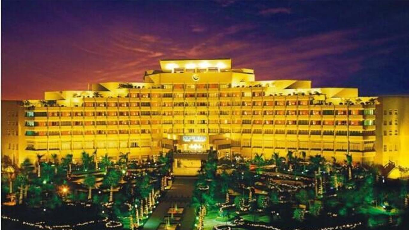 Fangzhong Holiday Hotel