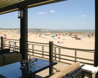 Three-Bedroom Holiday Home In La Tranche Sur Mer - La Tranche-sur-Mer