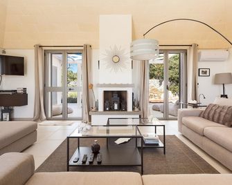 Villa Sogno Bianco By Barbarhouse - Ostuni - Living room
