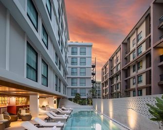 Travelodge Phuket Town - Phuket City - Pool