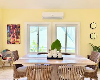 FraDas House @ Ludy's Village, Sandy Bay - Sandy Bay - Essbereich