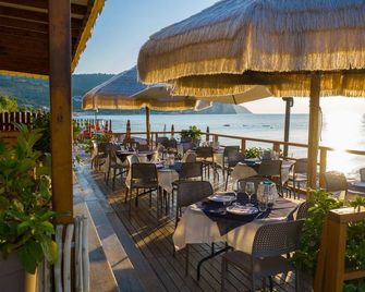 Ferienwohnung ulivo mit Pool und Privatstrand - Mattinata - Restaurant