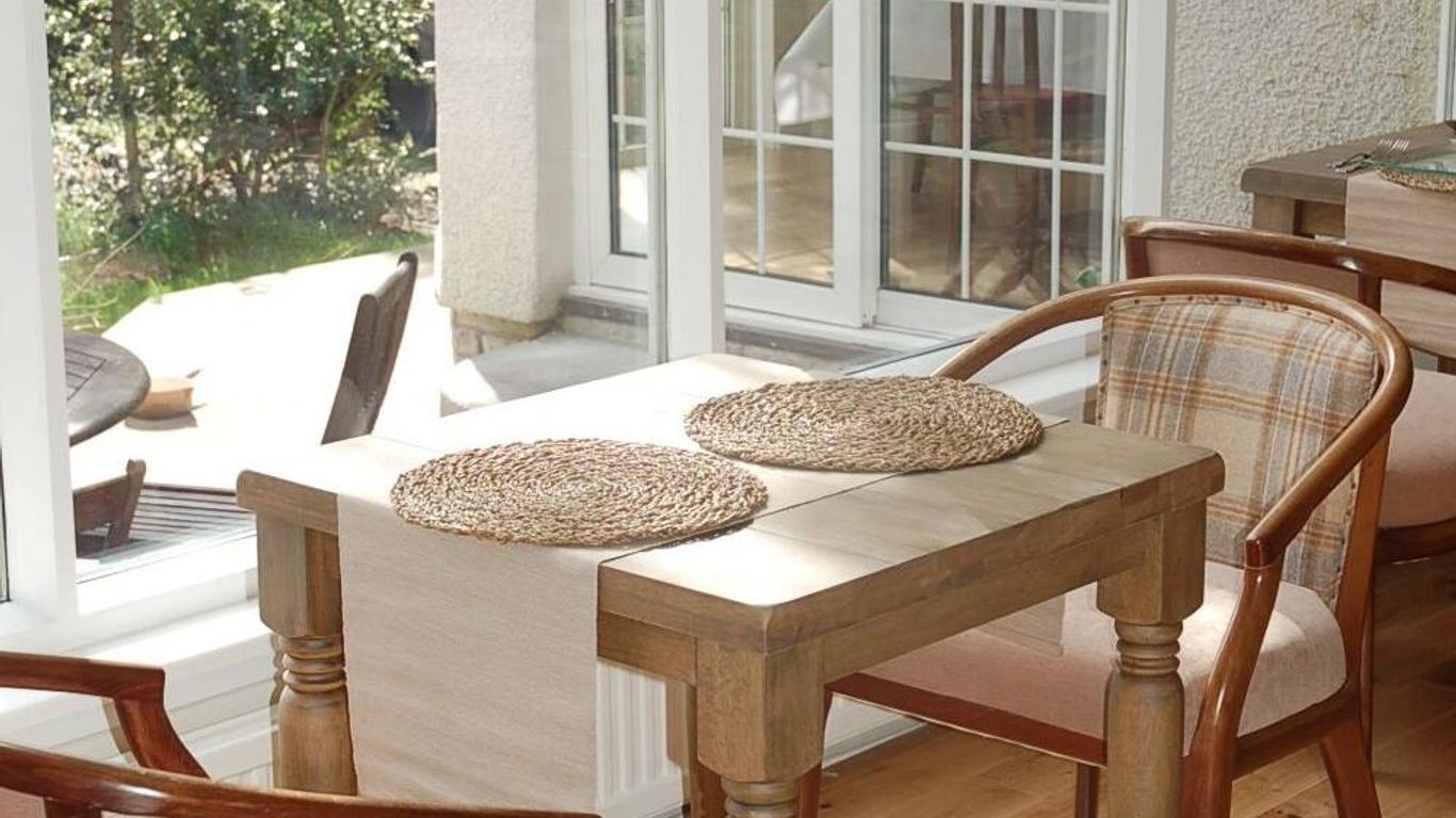 لوبنايج جيست هاوس