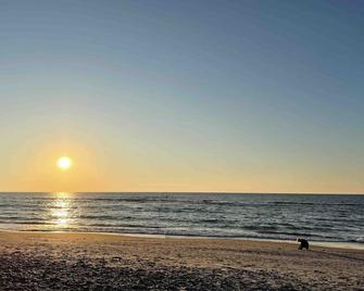 Strandhotel Klitrosen - Fjerritslev - Beach