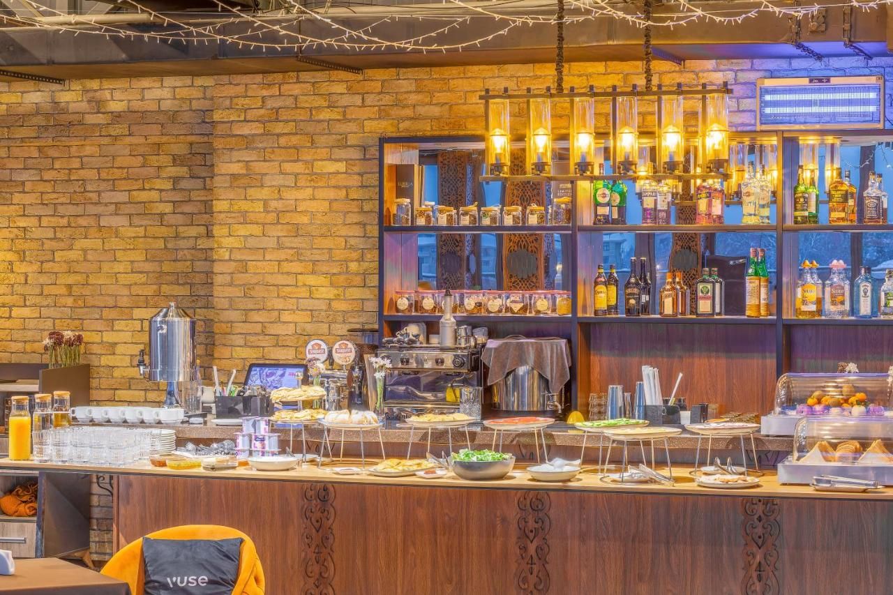 Praga Hotel thumbnail 3