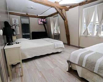 La Vieille France - St. Florentin - Bedroom