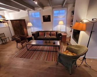 Hello Zeeland - Vakantiehuis Klakbaan 4 - IJzendijke - Living room