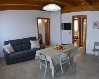 Agriturismo La Ghiandaia Alghero - Santa Maria la Palma - Comedor