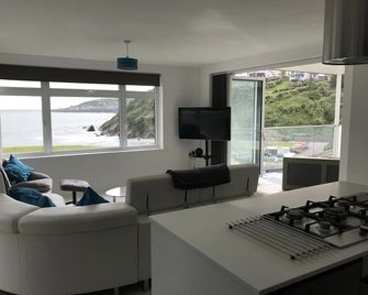 Ocean View Apartments - Looe