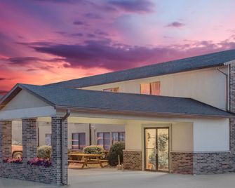 Travelodge by Wyndham Lamoni - Lamoni - Edificio