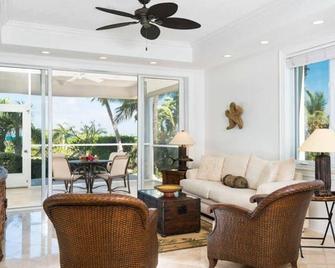 Grandview on Grace Bay - Providenciales - Living room