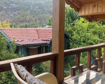 Turkuaz Bungalows - Cirali - Balkón
