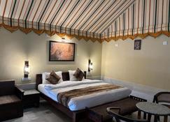 Jawai Bera Leopard Camp - Bijapur