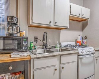 Cozy Haven in the Heart of Memphis - Memphis