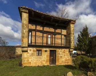 Casa Roja - Aguilar de Campoo - Edificio