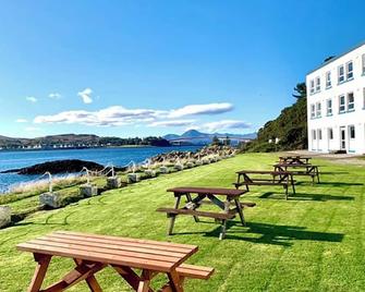 Lochalsh Hotel - Kyle - Patio