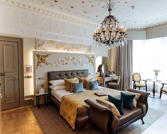 Lynnhurst Hotel - Johnstone - Schlafzimmer